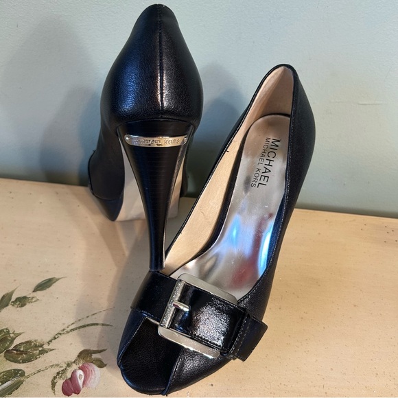 Michael Kors Black Leather Silver Buckle Peep Toe Heeled Shoes - Picture 1 of 16